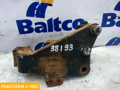 Кронштейн двигателя левый